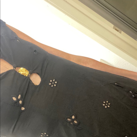 Elegant Black Dress - Picture 2 of 2